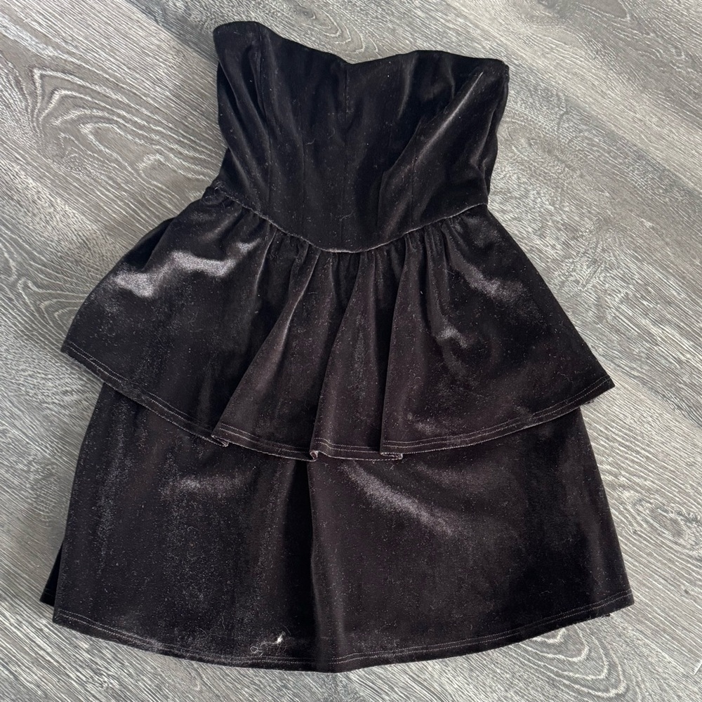 Elegant Mini Strapless Velvet Black Dress for semi formal!